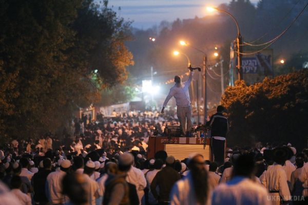 Єврейський новий рік 2017: паломники відгуляли Рош Ха-Шана в Умані. Десятки тисяч паломників злетілися в Україну, проте вже через два дні залишать країну.