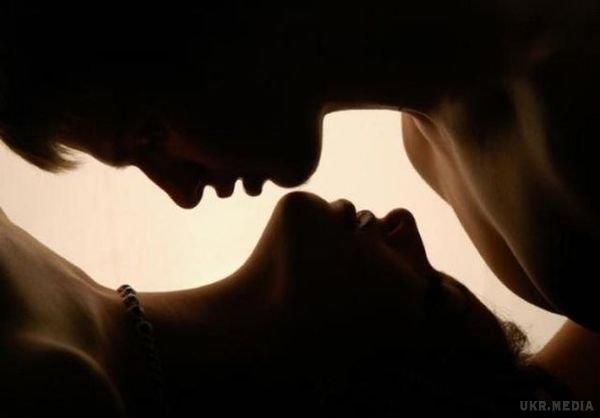 Тантричний секс, зв'язок який створює тривалі стосунки. Тантричний секс - це форма близькості, яка дозволяє двом людям бути єдиними, і їх енергії зустрічаються в піднесеній манері, щоб придушити негативну енергію.