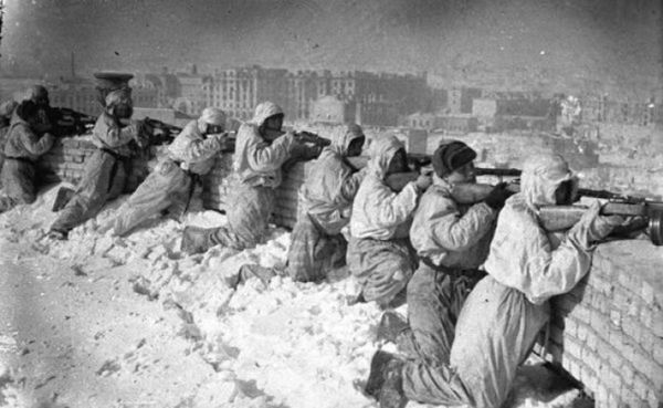 20 знімків, які були заборонені в радянському союзі. На східному фронті під час Другої світової війни працювало велика кількість військових кореспондентів з багатьох країн.