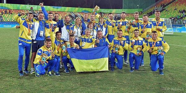 Україна вийшла у фінал паралімпійського ЧС з футболу, обігравши Росію(відео). Українські спортсмени здолали своїх суперників у серії пенальті.