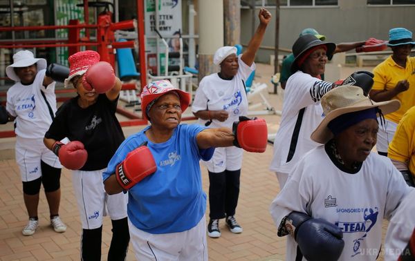 Як виглядають бабусі-боксери у Південній Африці. Вражаючі фото.