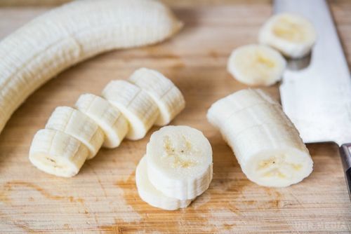 Рецепт дня: млинці на молоці з смаженими бананами. Смачний ранковий рецепт млинчиків, який стане улюбленим для вас.