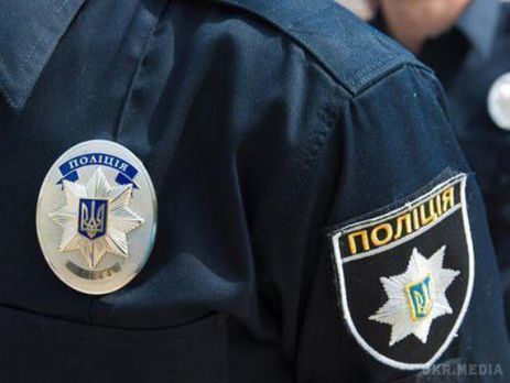 Жінці, яка застрелила нападника, захищаючи дітей, загрожує 3 роки в'язниці. У нападника міг бути приступ білої гарячки, і він не розумів, що робить, заявили в Зміївському відділі поліції ГУ НП в Харківській області.