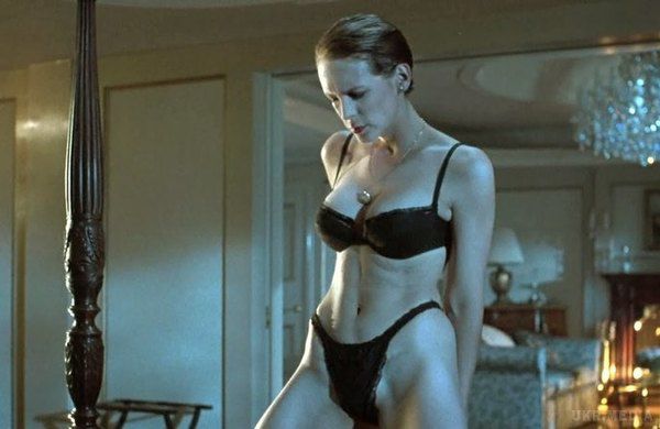 7 найбільш гарячих сцен стриптизу в кіно (фото). Демі Мур і Наталі Портман без одягу.