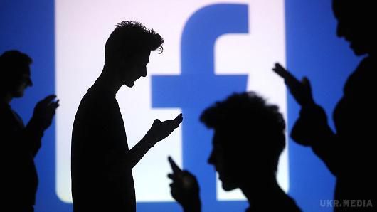 Росія погрожує закрити Facebook. Facebook має виконати закон про локалізацію персональних даних до наступного року.