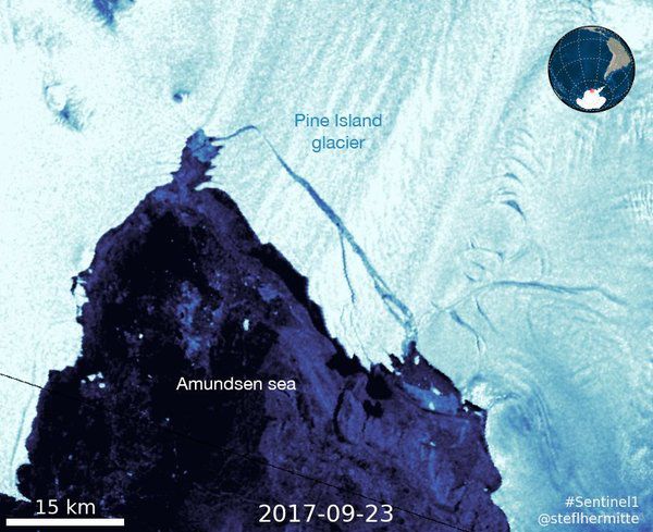 Від Антарктиди відколовся новий гігантський айсберг. Площа айсберга складає понад 250 квадратних кілометрів.