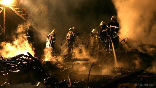  У прокуратурі назвали попередню причину пожежі в Одесі. Правоохоронці очікують завершення всіх призначених експертиз.
