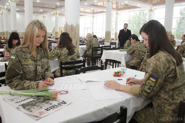 Для українських жінок-військових розробили спеціальну спідню білизну (фото).  Для жінок-військовослужбовців Збройних силах України розробили концепт спеціального спідньої білизни. 