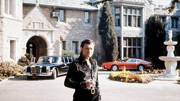 Автомобілі Х'ю Хефнера: які машини любив засновник Playboy. Успішний видавець заробив мільйони, а тому міг дозволити і великий маєток, і особистий літак, і дорогі автомобілі.