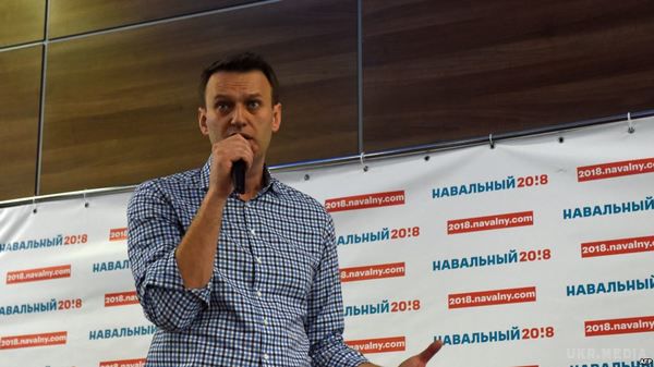 Російський опозиційний політик Олексій Навальний, затриманий у Москві. Опозиціонеру не пояснюють причину затримання.