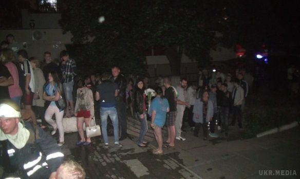 У Харкові горів гуртожиток: десятки людей опинилися на вулиці. Полум'я спалахнуло пізньої ночі на третьому поверсі.