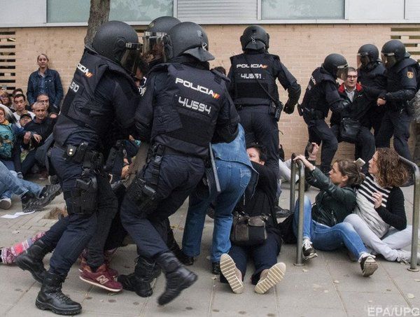 В сутичках з поліцією Іспанії поранені 38 осіб. В уряді Каталонії повідомили про 38 поранених внаслідок сутичок з поліцією Іспанії в день референдуму про незалежність,
