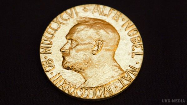 Шведська королівська академія наук почне сьогодні оголошувати лауреатів Нобелівської премії,. Передбачається, що американський онколог Денніс Сламон може бути удостоєний премії за дослідження в галузі лікування раку молочної залози.