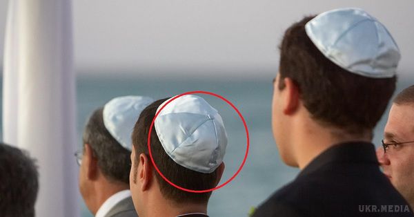 Ось для чого євреї носять цю маленьку шапочку! Таємниця криється в давній традиції.