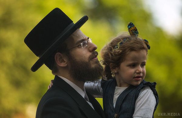 Ось для чого євреї носять цю маленьку шапочку!. Таємниця криється в давній традиції.