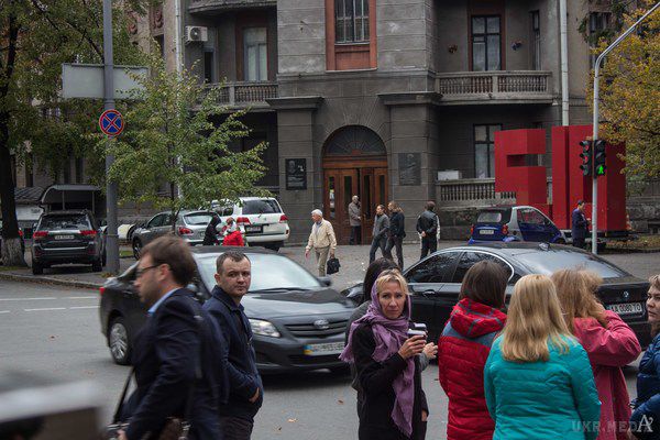 Офіс партії Балашова "5.10" атакували близько 30 молодчиків. З'явилися фото наслідків нападу на офіс партії Балашова в центрі Києва.