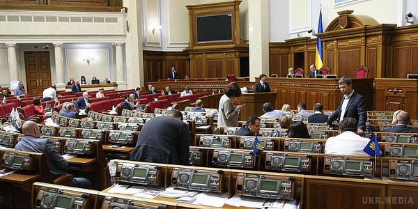 Рада дозволила російським артистам виступати в Україні, але з умовою. Верховна Рада ухвалила закон, який передбачає, що виконавці з РФ зможуть гастролювати в Україні тільки після погодження з СБУ.