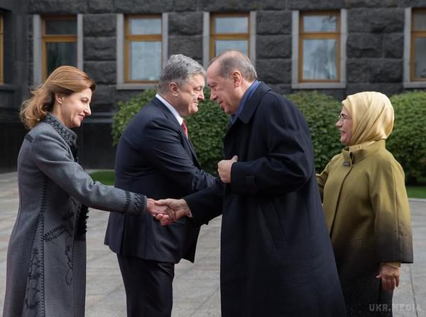Зустріч Петра  Порошенка і Реджеп Тайіп  Ердогана: стали відомі деталі переговорів. Анкара продовжує підтримувати територіальну цілісність України, і введення миротворчої місії на Донбас.
