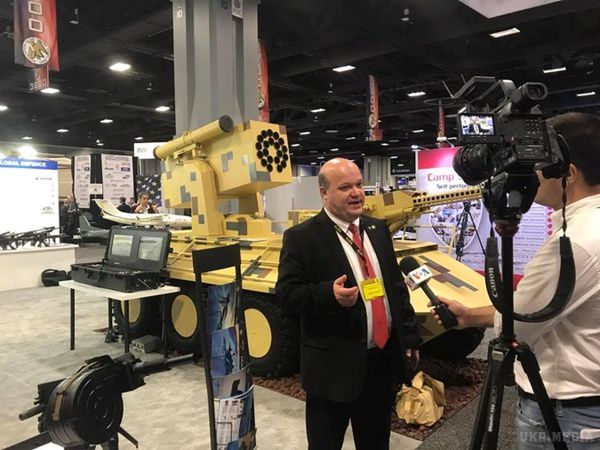 Україна  взяла участь у міжнародній виставці озброєнь AUSA-2017 у Вашингтоні. Україна показала в США БТР-4 і мінібронетранспортер 