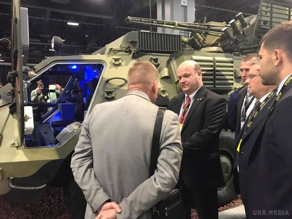 Україна  взяла участь у міжнародній виставці озброєнь AUSA-2017 у Вашингтоні. Україна показала в США БТР-4 і мінібронетранспортер 