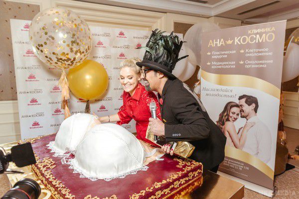 Білик, Коляденко і Сумська відвідали грандіозний ювілей столичної клініки. Київська клініка АНА-Космо відсвяткувала своє 20-річчя в компанії зірок українського шоу-бізнесу.