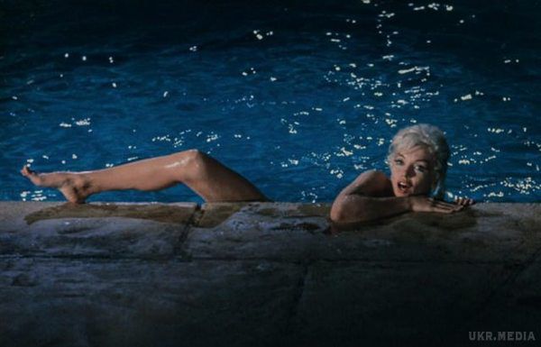 Рідкісні "голі" фото Мерилін Монро виставлять на аукціон за $35 тис. Для голлівудської красуні ця фотосесія виявилася однією з останніх в житті.