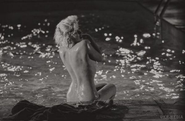 Рідкісні "голі" фото Мерилін Монро виставлять на аукціон за $35 тис. Для голлівудської красуні ця фотосесія виявилася однією з останніх в житті.