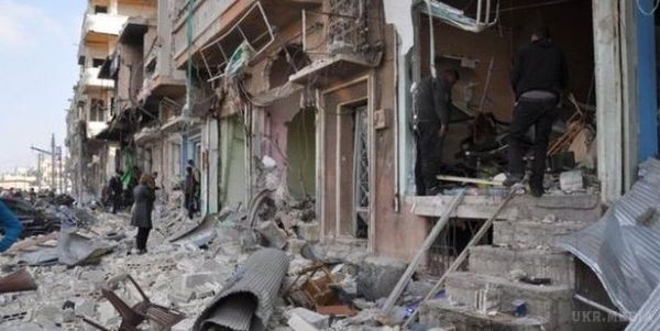 В Іраку смертник підірвав кафе, семеро загиблих. У східній частині іракської провінції Анбар прогримів вибух, в результаті чого загинули семеро людей.