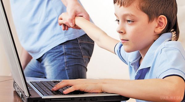 Як убезпечити дитину в соціальних мережах - поради. Більшість батьків не люблять, коли їхні чада часто проводять час в Мережі, адже вони не можуть на 100 % контролювати, з ким дитина спілкується і що дивиться в інтернеті.