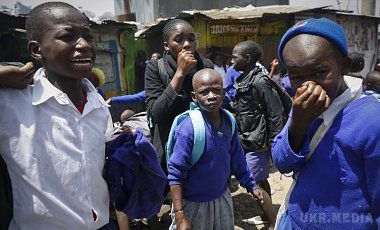 Стрілянина в школі у Кенії: учні вбили 6 чоловік і 18 поранили. Свідки кажуть, що зловмисники також зґвалтували двох дівчат і поранили ще 18 учнів.