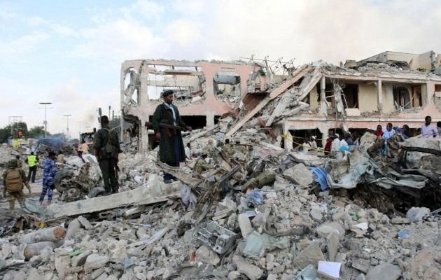 Кількість загиблих у столиці Сомалі зросла до 189, більше 200 поранені (відео). Президент оголосив три дні жалоби, лікарні переповнені. 
