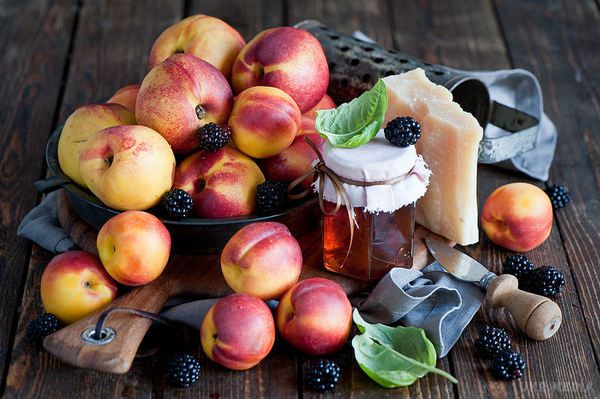 Названі вітаміни, які життєво необхідні восени. Експерти розповіли, на які фрукти і овочі треба "налягати" в осінній період.