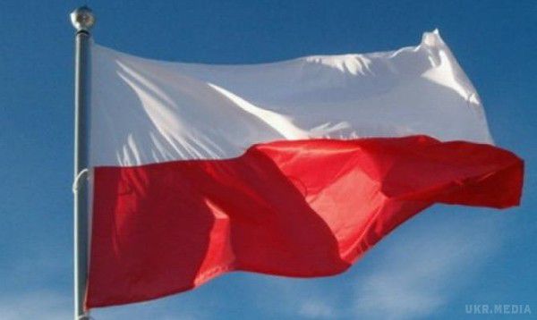 Польща відмовляється від кредитного рабства МВФ. Польща відмовилася від кредиту МВФ.