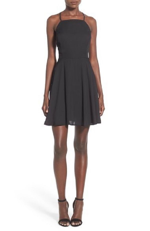 Чи ти зможеш вибрати найдорожче чорне плаття? Тест для справжньої леді!. Маленьке чорне плаття — незмінний атрибут елегантної жінки, незалежно від віку і комплекції.