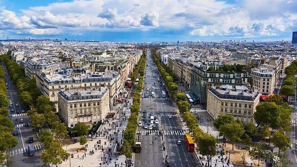 В'їзд в Париж на бензиновому авто стане неможливим. Влада міста зважилася на радикальні екологічні заходи.