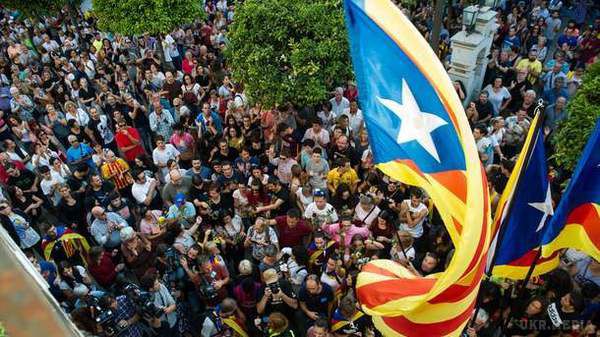 Незалежність Каталонії анульовано судом. Спочатку Конституційний суд Іспанії призупинив дію цього закону.