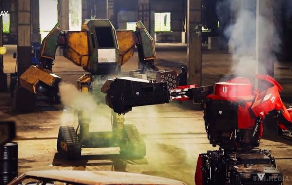 Відео першої у Всесвіті битви роботів-гігантів!. Як в «Трансформерах», тільки з начинкою з гуманоїдів.