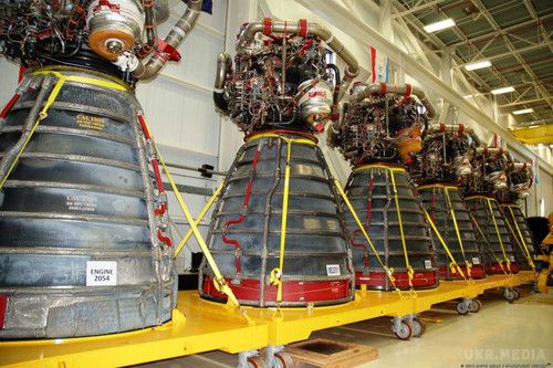 Що собою являє двигун Raptor Ілона Маска. Мабуть, найважливішою складовою представленої Ілоном Маском концепції Interplanetary Transport System (ITS), спрямованої на підкорення Марса, є новітній ракетний двигун Raptor. 