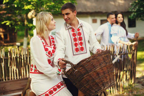 Як українки раніше виходили заміж. В Україні завжди існувало безліч цікавих обрядів і традицій. 