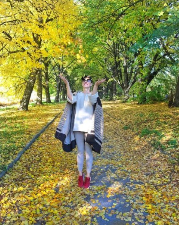  Чарівна Катя Осадча вийшла на осінню прогулянку в обтягуючих лосинах (фото). Катя Осадча показала нові фото з осінньої прогулянки.