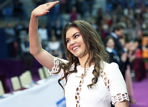 Аліна Кабаєва розсекретила своє особисте життя. Гімнастка Аліна Кабаєва заявила, що її особисте життя залишиться її особистою справою.
