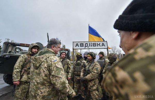 Бригади ЗСУ на Донбасі найближчим часом змінять інші підрозділи -  Порошенко (фото, відео). Задіяні в АТО на Донбасі бригади ЗСУ найближчим часом змінять інші підрозділи.