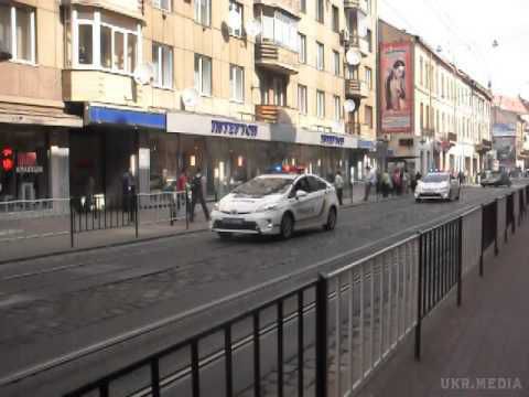 У центрі Львова водій BMW X5 наїхав на неповнолітнього пішохода. У Львові BMW X5 збив підлітка 