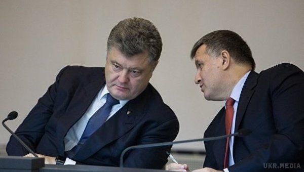 Арсен Аваков розповів про дружні стосунки з Президентом.  Аваков заперечує наявність конфлікту з Петром Порошенком і заявляє про дружні стосунки з президентом.