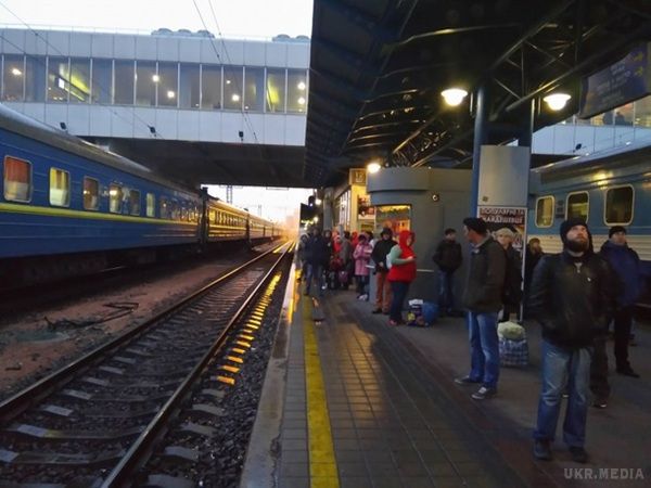 У Києві евакуювали залізничний вокзал. Адміністрація повідомляє про загрозу вибуху.