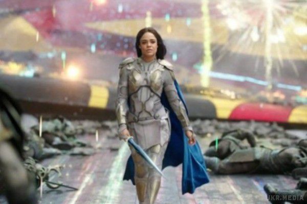У фільмі «Тор.Рагнарок» Marvel з'явиться героїня-лесбіянка. Актриса Тесса Томпсон, яка грає Валькирию в новому фільмі, написала в Twitter, що її персонаж бісексуальний.