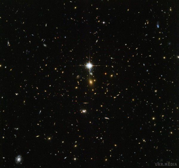Телескоп «Хаббл» зняв фантастичний захід у сузір'ї Оріона. Фото сподобалося користувачам інтернету, які назвали його «нереальним».