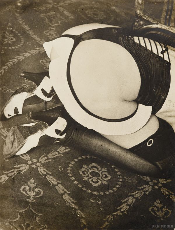 Реклама фетишистської нижньої білизни 1920-х років. Не по-винтажному еротичні фотографії з раритетного каталогу!