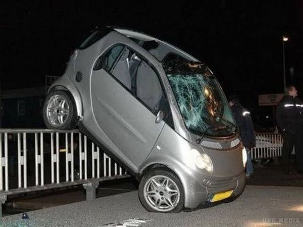 Жіночки за кермом - і сміх і гріх:. Підбірка веселих фотографій на тему жінок за кермом.