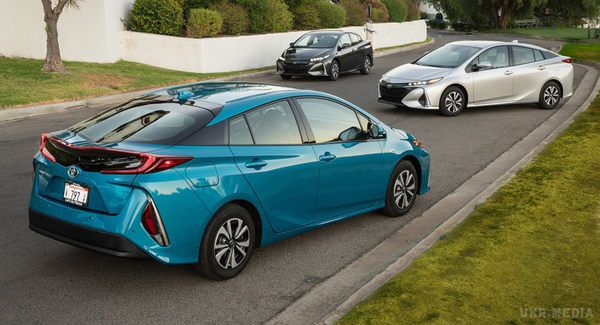 Toyota поступово відмовиться від автомобілів з дизельними моторами. Toyota не планує запускати новий дизельний двигун в Європі. 